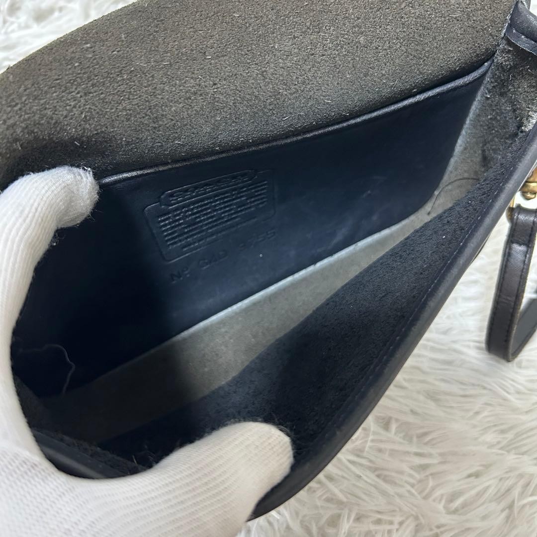 Excellent condition Turn Lock Flap Old Coach Black Leather Item Unisex from Japa