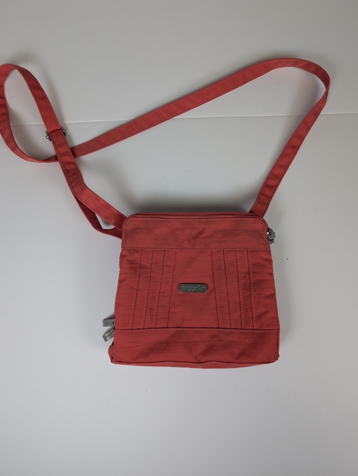 Baggallini Crossbody Bag Orange Coral Red Adjustable Strap Travel Pockets Org
