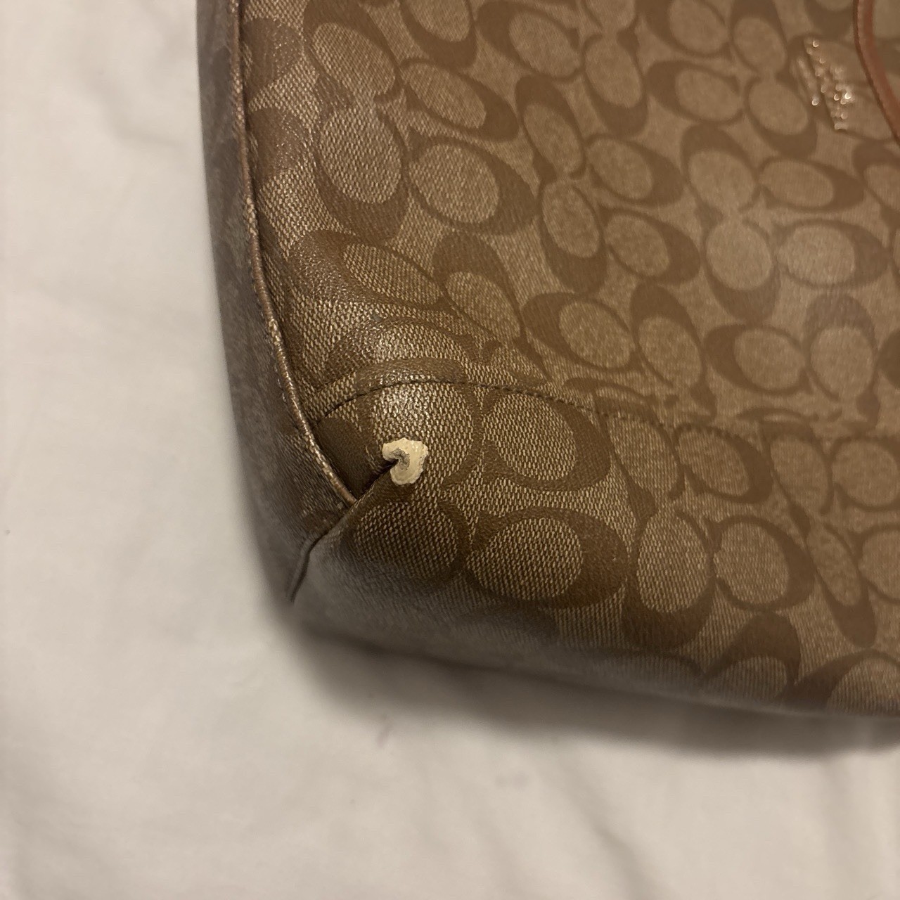 Coach Signature Logo Shoulder Bag Zip Top Brown/Tan Gold Hardware Inner Pockets