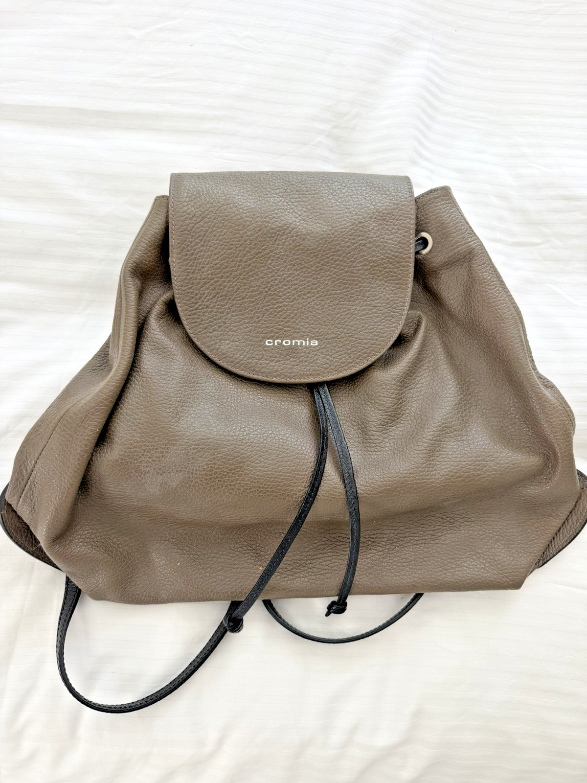 Cromia Italy Genuine Leather Backpack Taupe Black NWOT Made in Italy Drawstring
