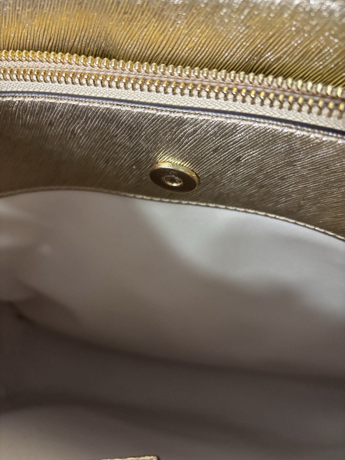 NWT Michael Kors Taryn Large Metallic Tote Pale Gold Signature Side Pannels