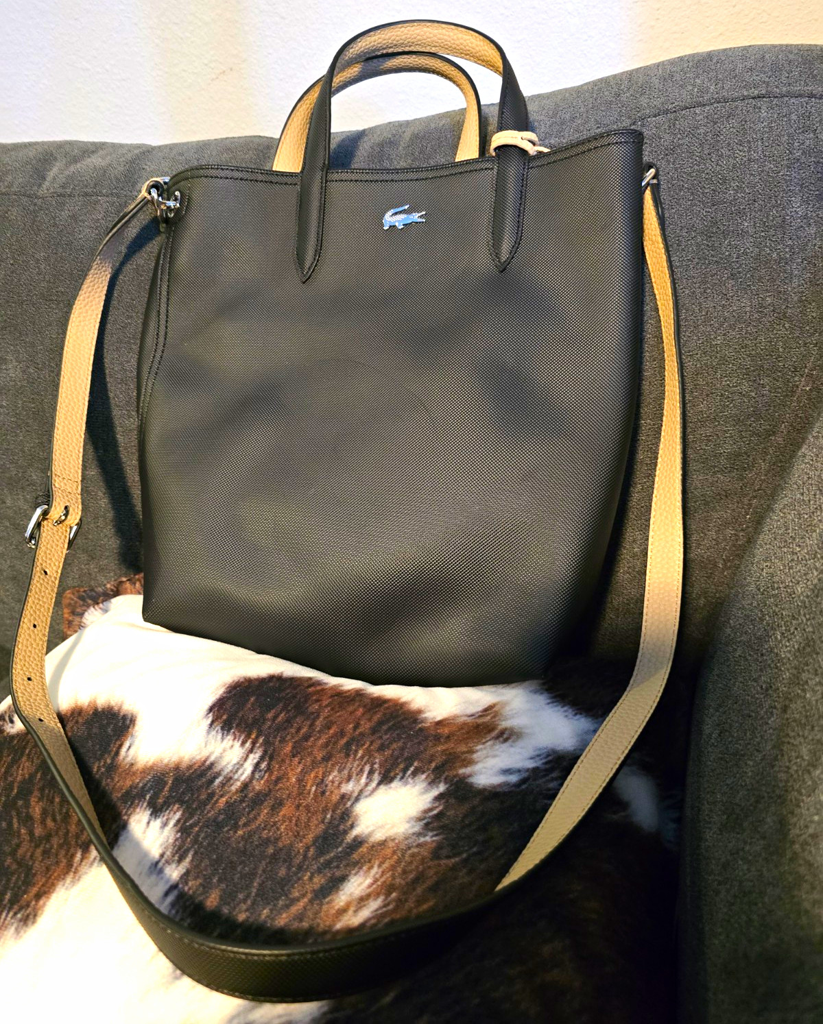 Lacoste AnnaReversible Medium Tote Top Handle Black/Beige Detachable Strap Pouch