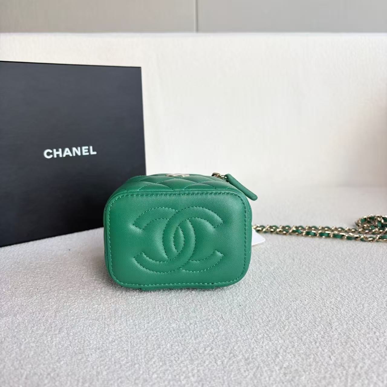 Chanel Mini Vanity Green Lambskin Top Handle Crossbody Light Gold Hardware Auth
