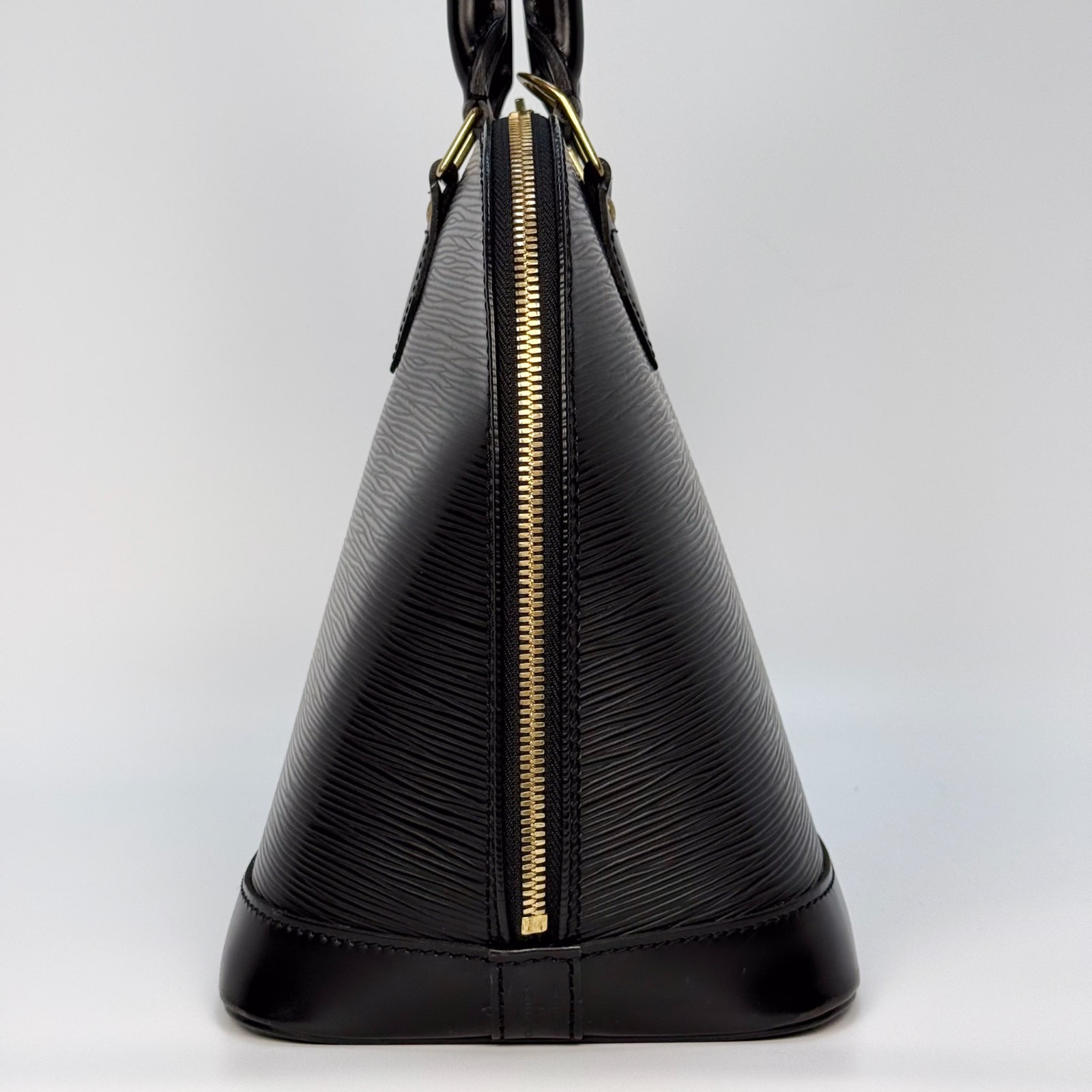Louis Vuitton Epi Alma PM Black Leather Handbag Purse Gold HW M52142 B26041803