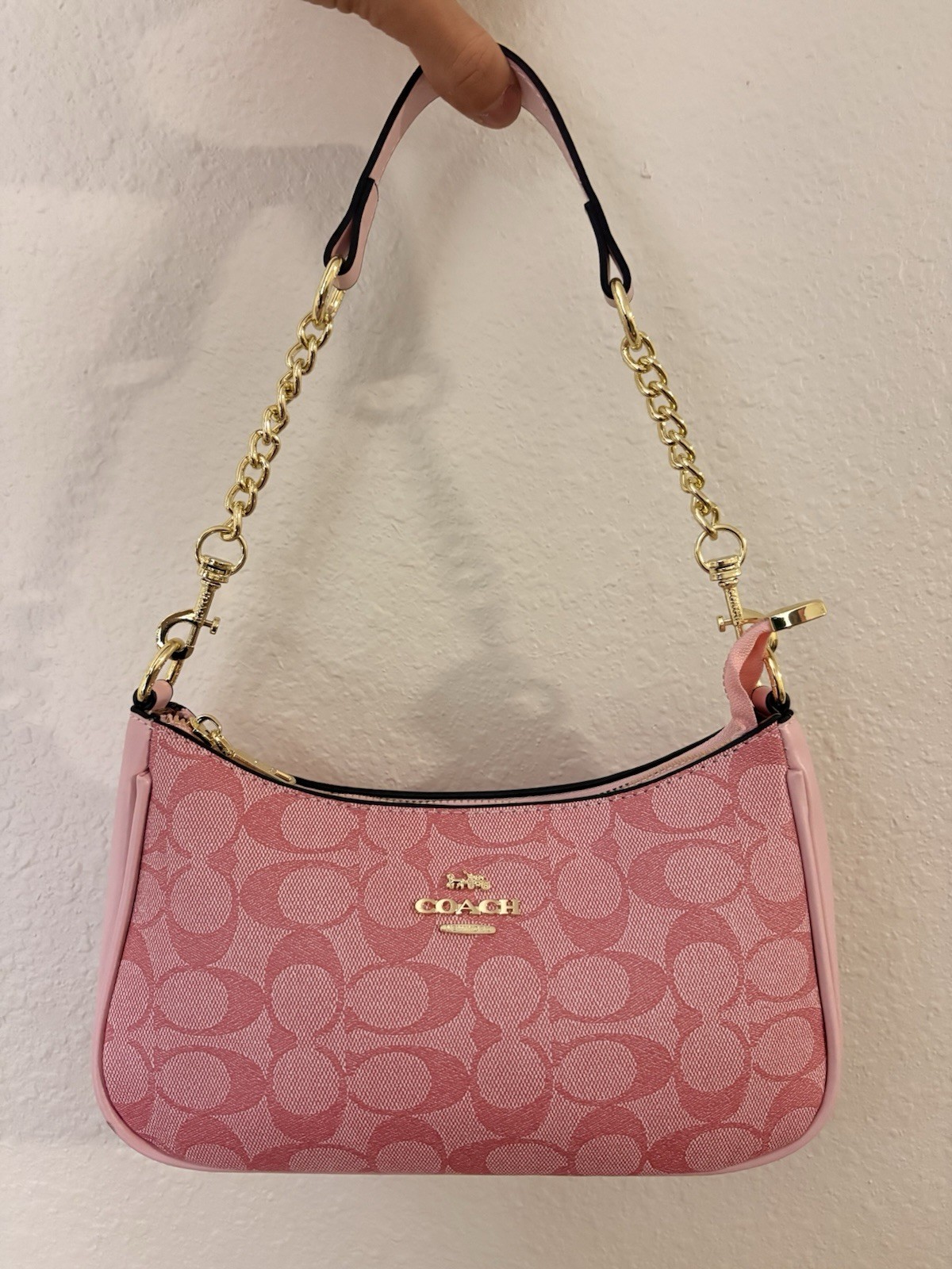 NWT COACH teri shoulder bag Signature Canvas CV933 pink