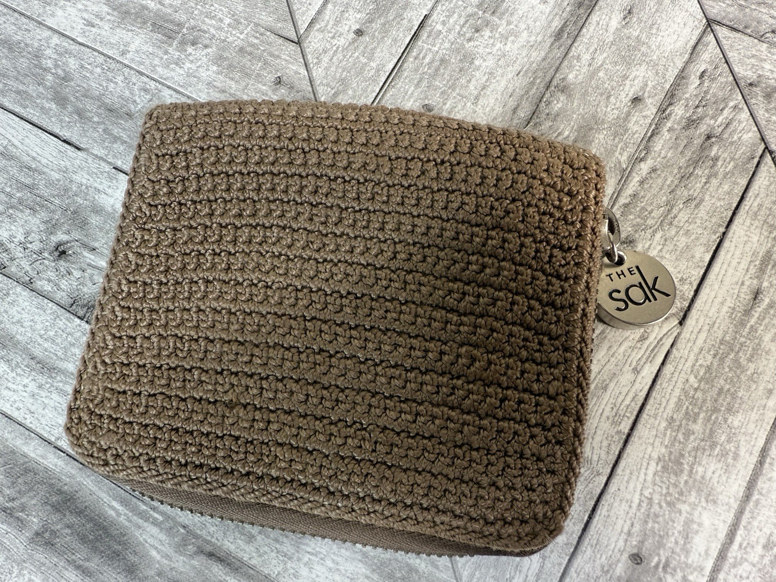 The Sak Beige Crochet Wallet Id & 4 Credit Card Holders Zipped Compartment VTG