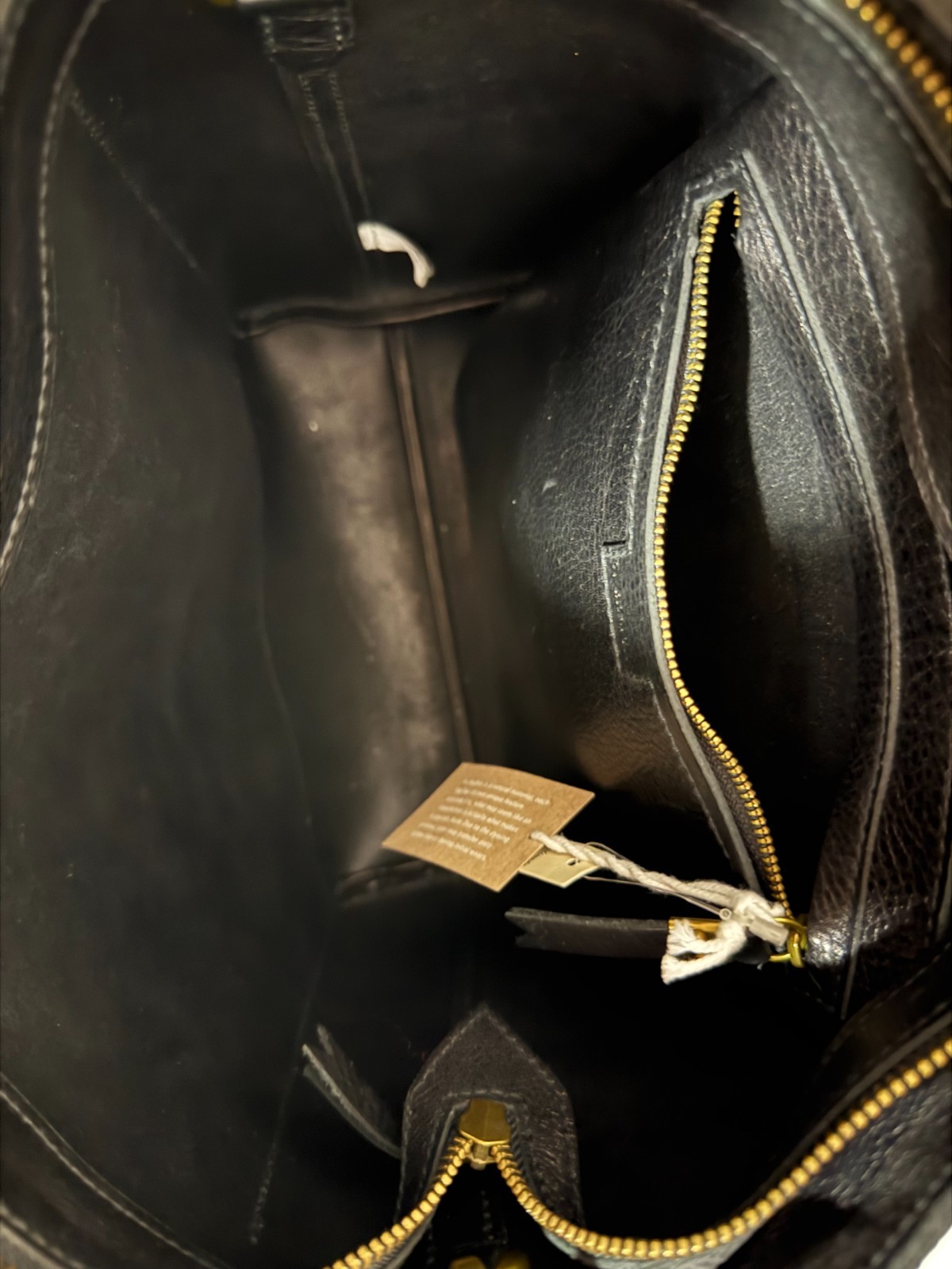NWT Madewell The Sydney Shoulder Bag Black Leather NA105 – Black