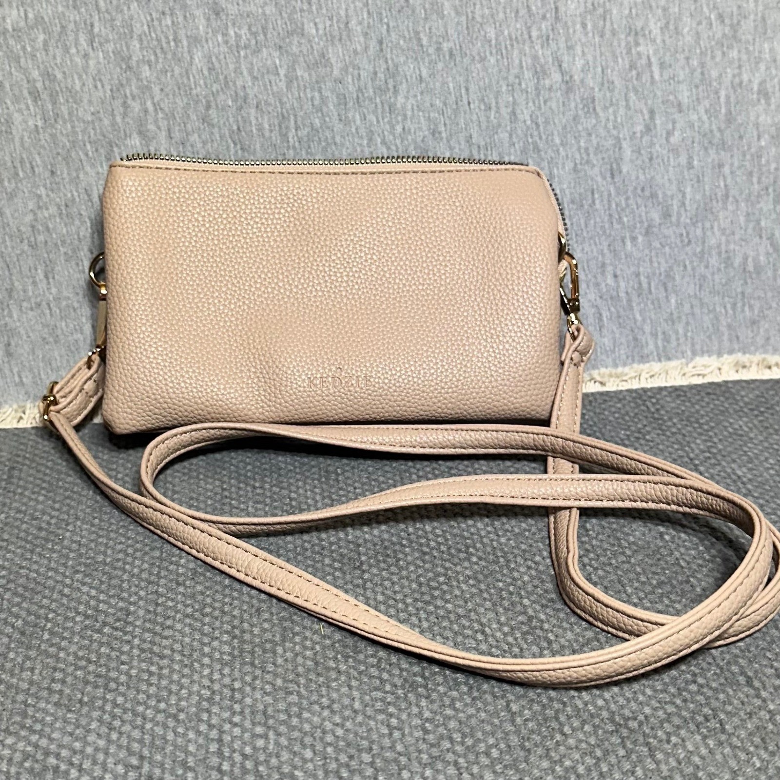 Kedzie Womens Crossbody Bag Pink Pebble Triple Gusset Small Clutch Purse Gold