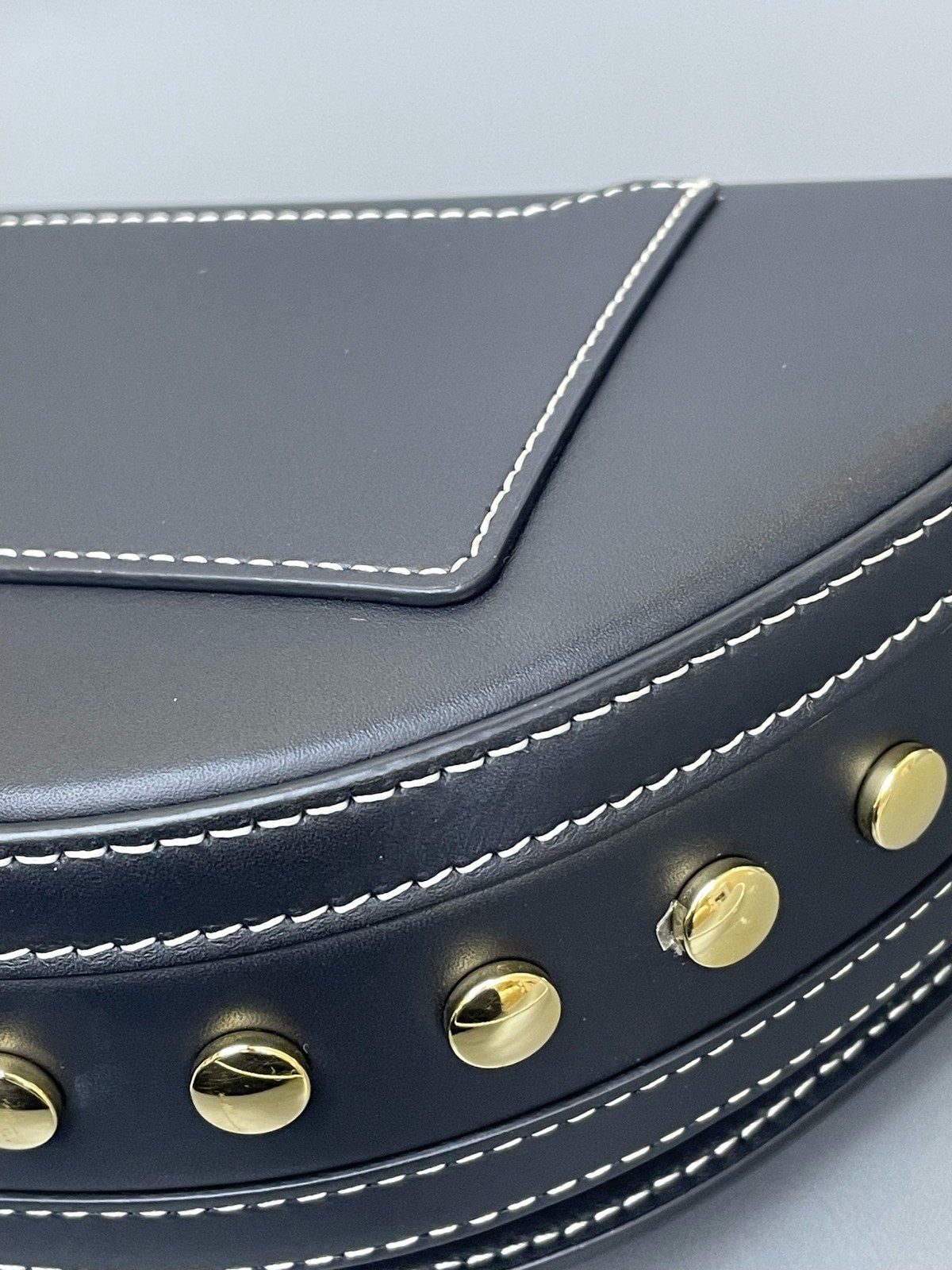 Burberry Pea Underarm Bag Normal Size Black Cowhide Leather 2-Way Duty Paid