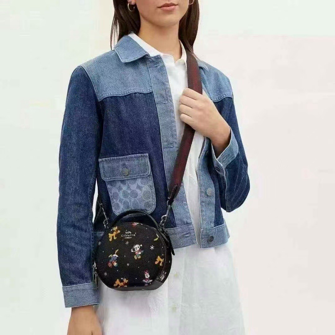 NWT Coach CM846 Disney X Coach Canteen Crossbody With Holiday Print Black Multi