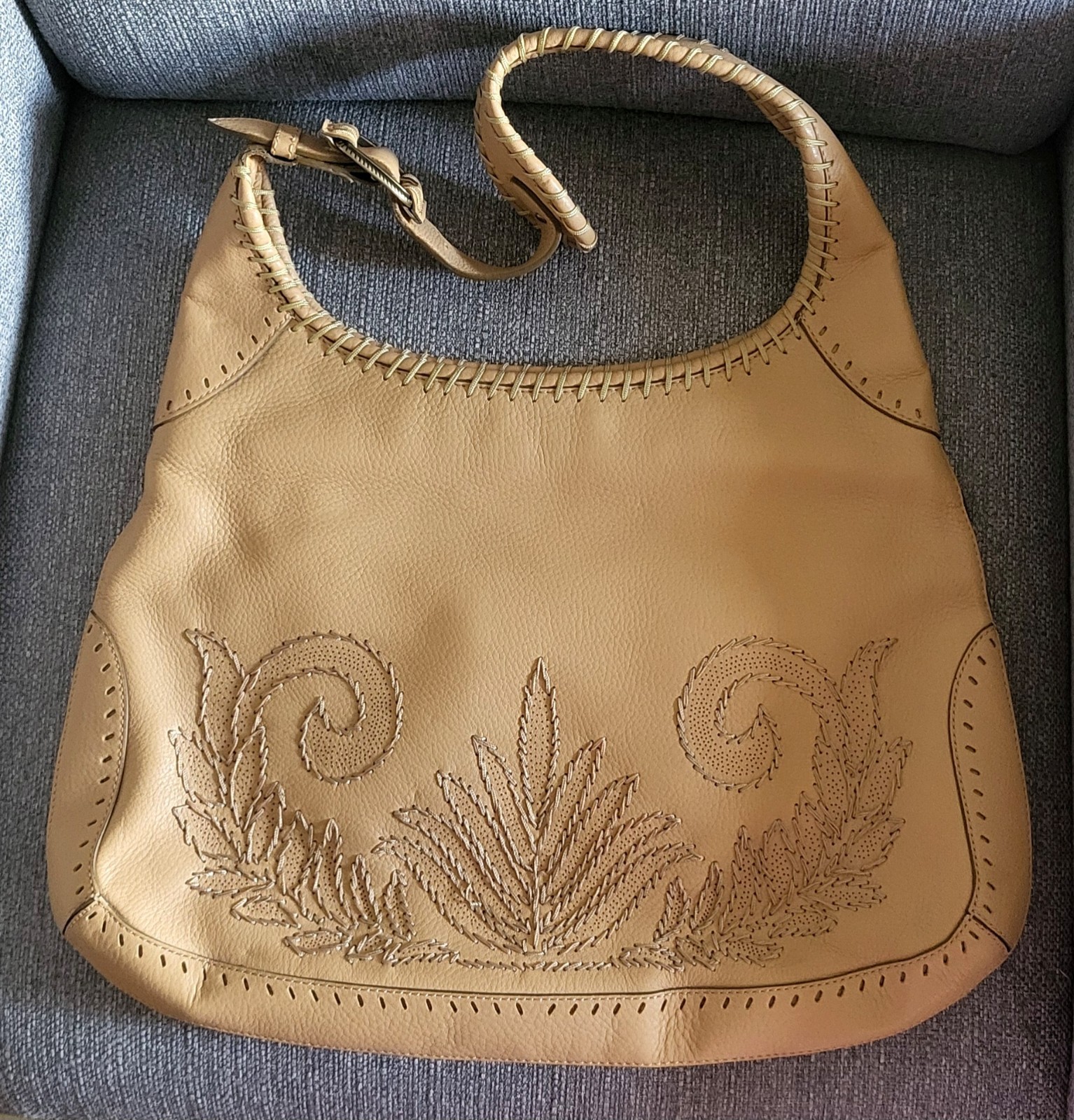 Cole Haan Shoulder Bag Purse NWT ex cond see pics! Comes with original dust bag!