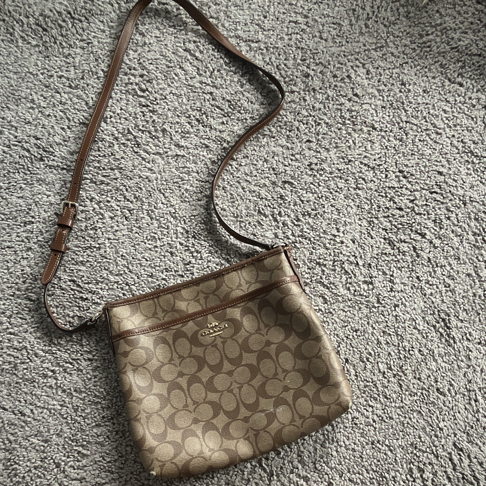 Coach Signature Brown Tan Crossbody Bag Zip Closure Adjustable Strap