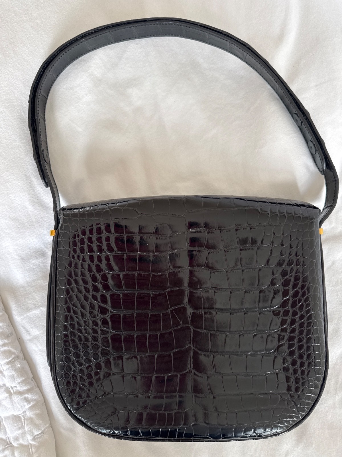 Black Vintage Alligator skin 8”hx9”w handbag; Henells Paris
