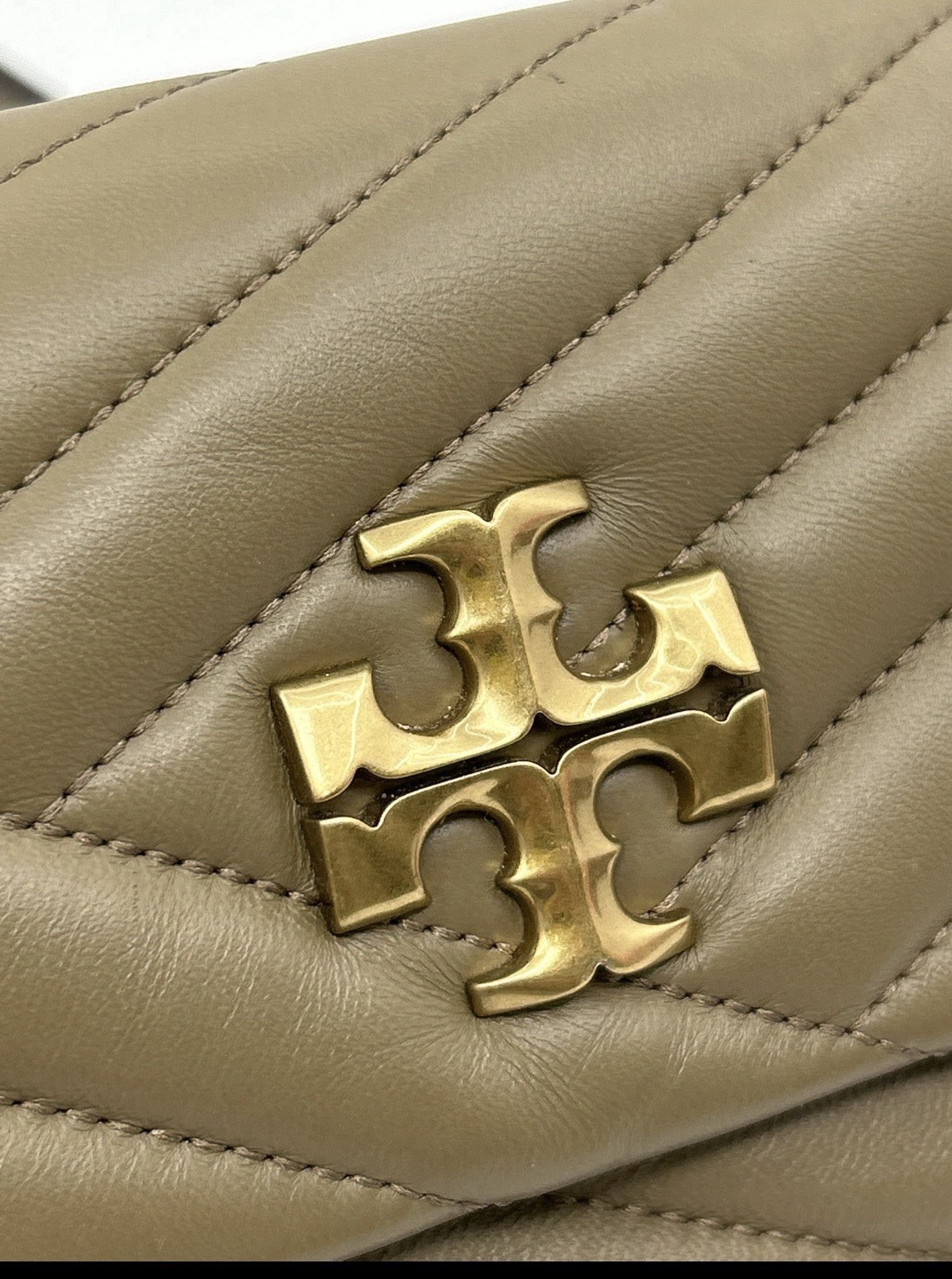 TORY BURCH $575 TAUPE OAK DIAMOND QUILT CONVERTIBLE SHOULDER CROSS BODY BAG NWT