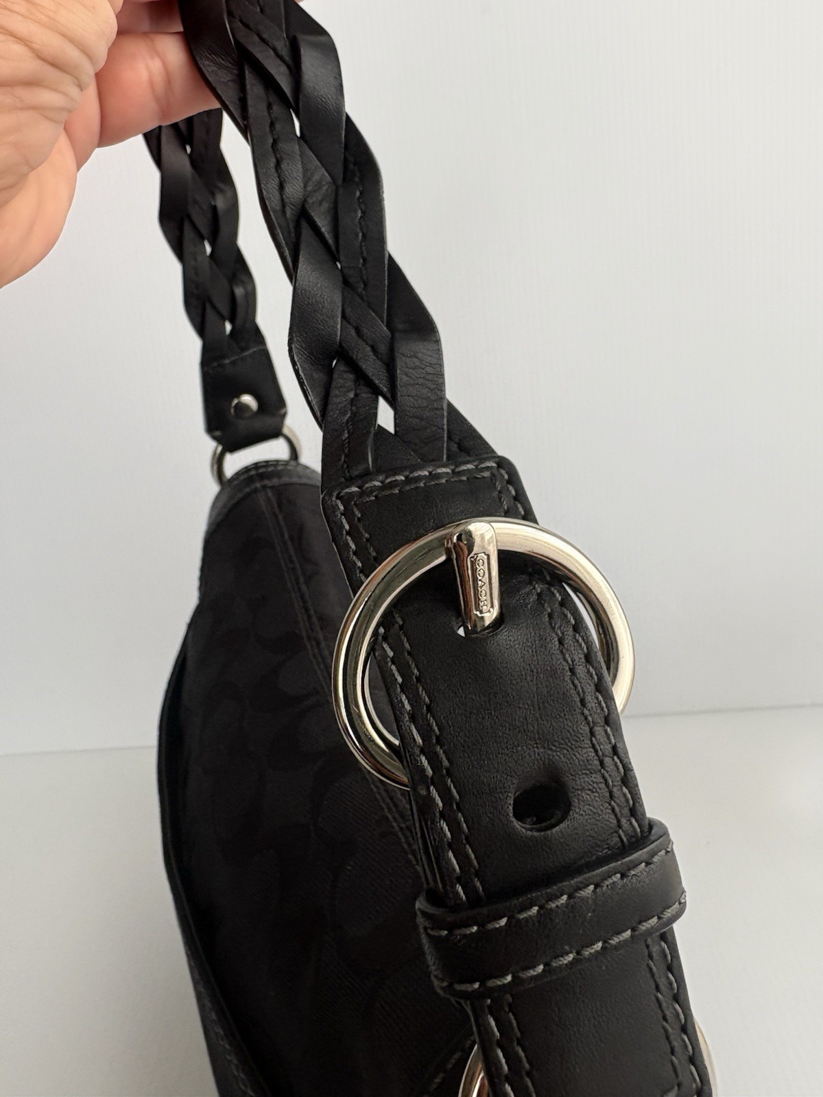 Vintage Coach Chelsea Signature Bag in black Turn lock /silver Hardware EUC
