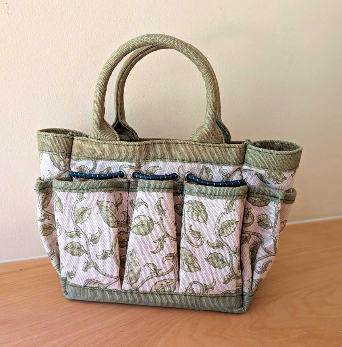 Longaberger Homestead Green/Beige Floral Tote, Pockets, Double Handles