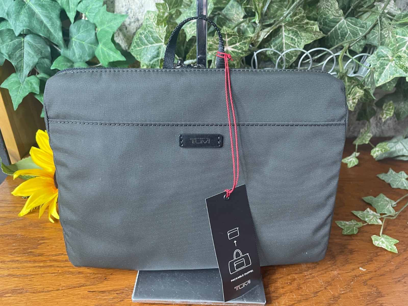 NWT TUMI DARK GREY PACKABLE DUFFLE FOLDABLE DUFFEL TOTE BAG TRAVEL CARRYON