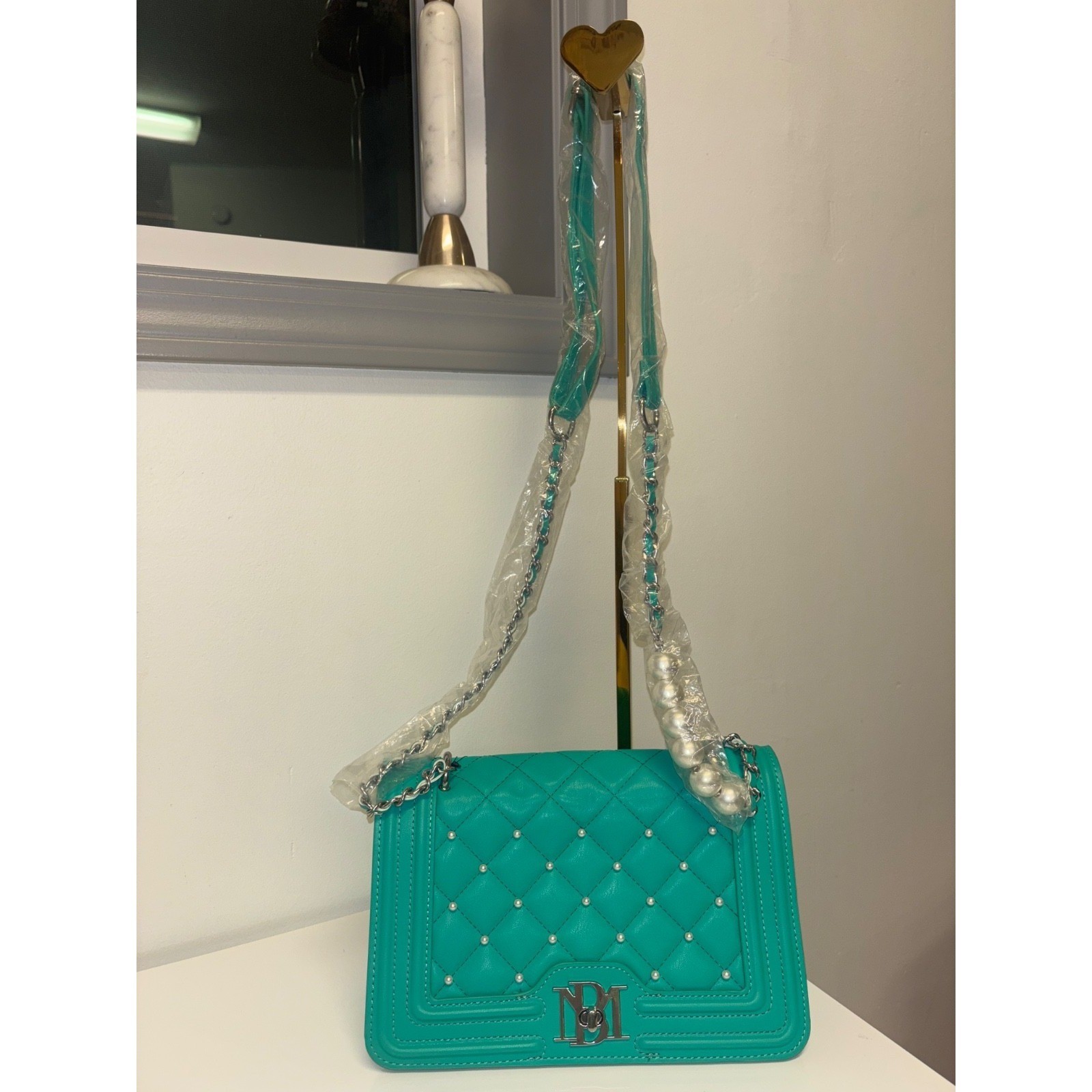 Badgley Mischka Green Quilted Pearl Letter Lock Crossbody Bag BM-4136 NEW