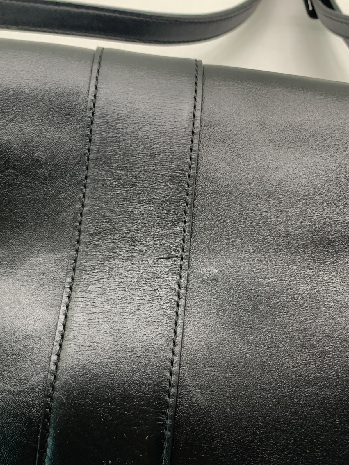 Gucci Double‑G Logo Leather Flap Crossbody Bag/WJ07204028/4028