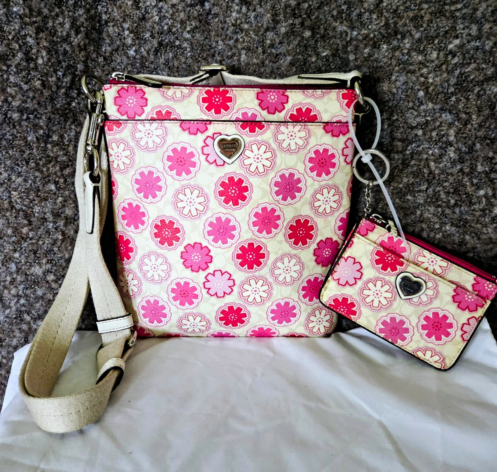 Coach 2 Piece. F51105 Floral Print Crossbody Swingpack W/card Wallet