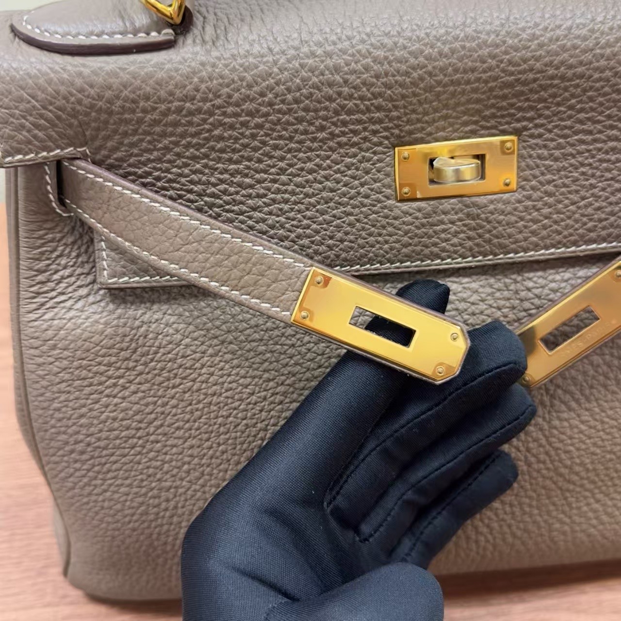 Hermes Kelly 28 Etoupe 18 Gray Togo Gold Hardware GHW Handbag Mint No Receipt