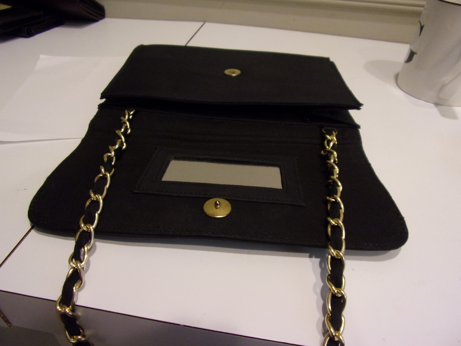 Vtg Black Microfiber Fabric,Gold Tone Metal Chain Strap , Envelope Style Sh Bag