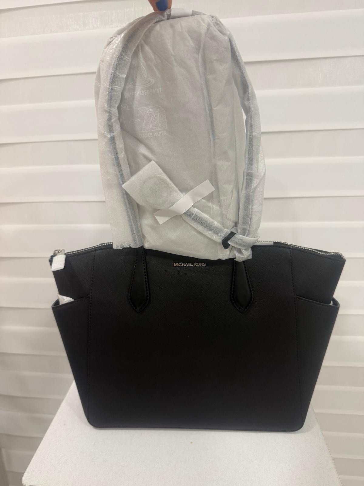 Marilyn Medium Saffiano Leather Tote Bag – Michael Kors – Black – NWT