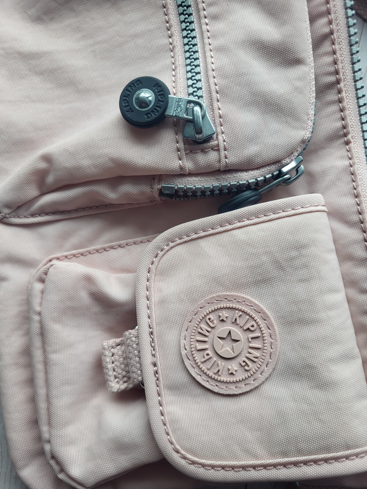 Kipling Defea Warm Rose Tonal Shoulder Bag.