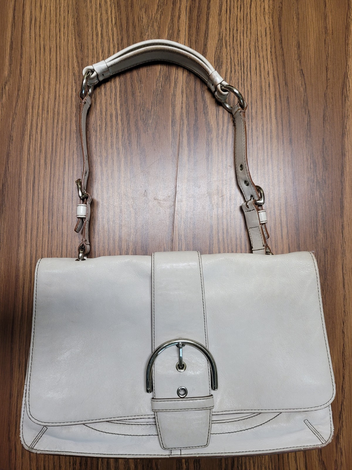 Vintage 2005 Coach Soho flap shoulder bag, white full grain leather 9741
