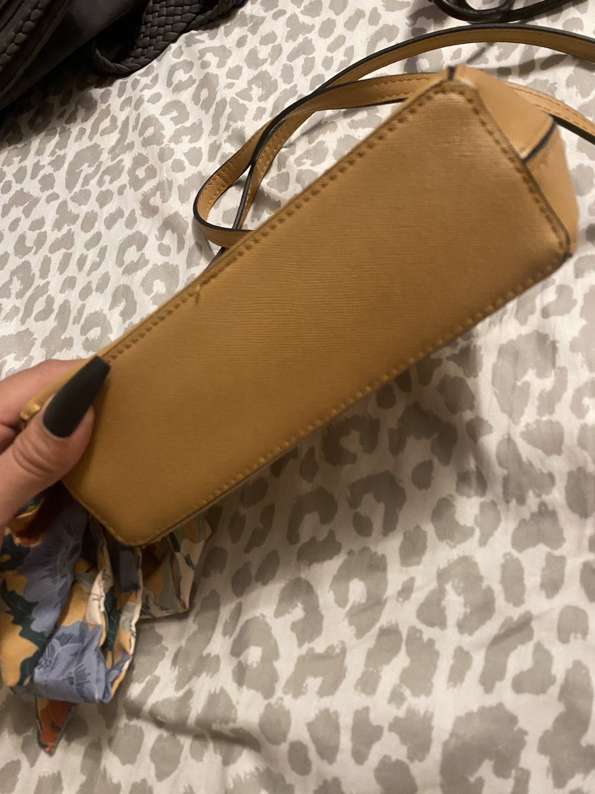 Steve Madden Tan Small Crescent Crossbody Bag Gold Hardware Zip Charm Lined
