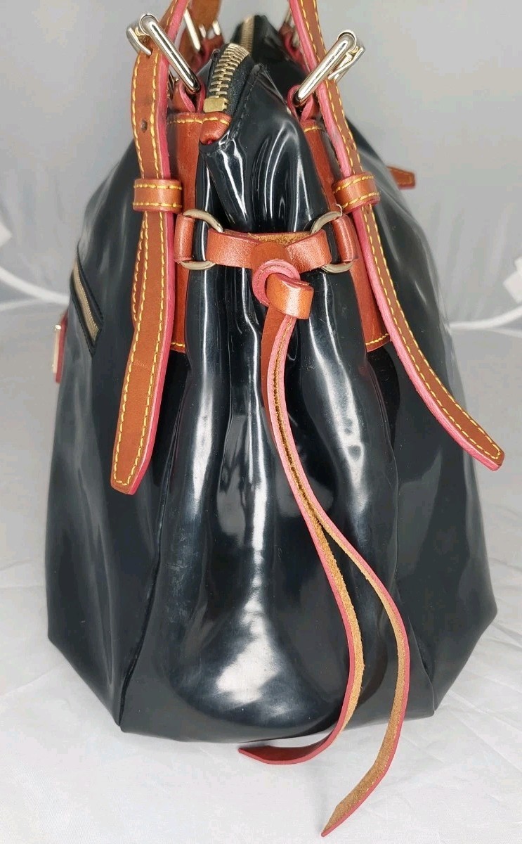Dooney & Bourke Nina Black Patent Leather Hobo Satchel Shoulder Bag Y2K Authenti