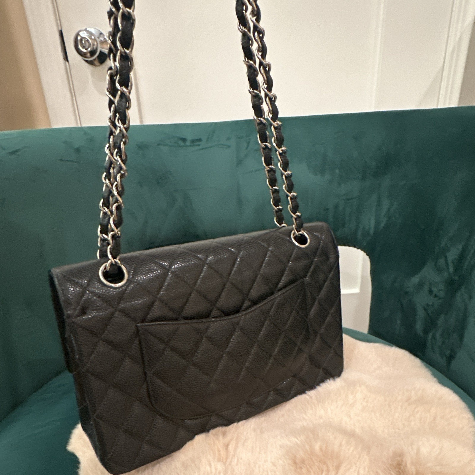 CHANEL Classic Black Quilted Flap Shoulder Bag CC Logo Turn Lock Chain Strap