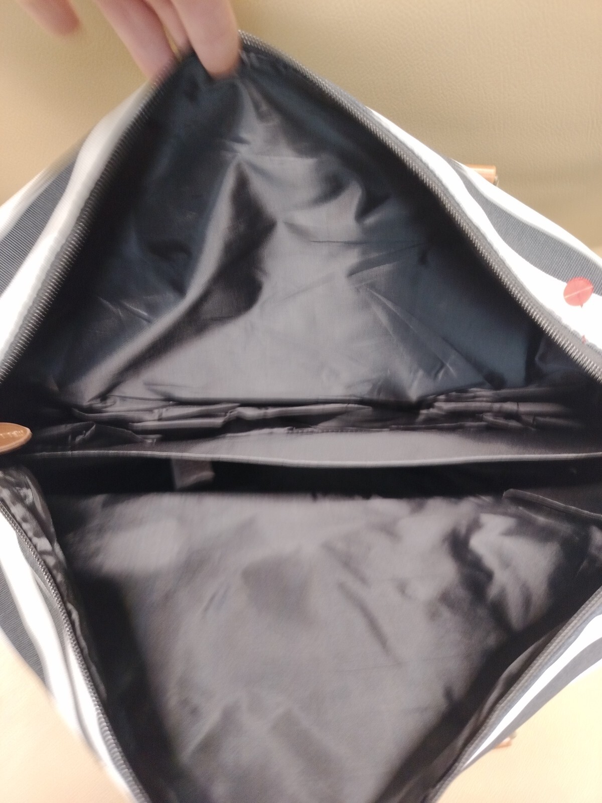 Von Maur Tote Vag