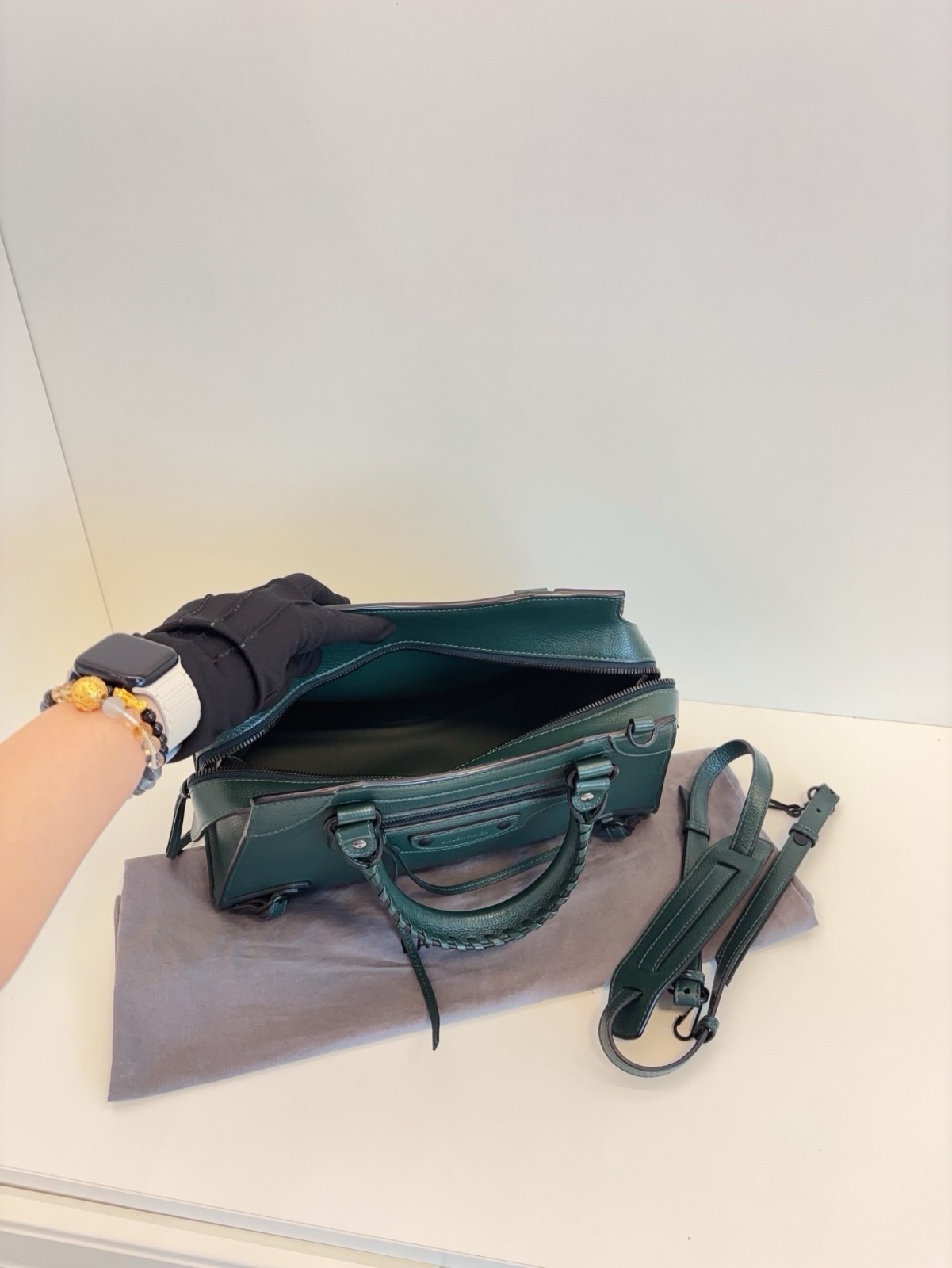 Balenciaga Neo Classic Vintage Green Motorcycle Bag, （33 × 20 × 13） cm