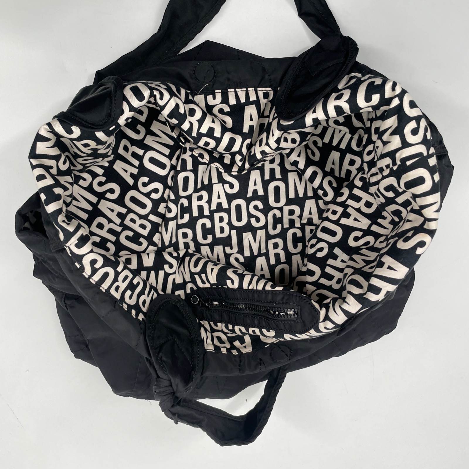 Mark Jacobs 22″ quilted nylon fabric Bag tote Black pockets logo Large oversized