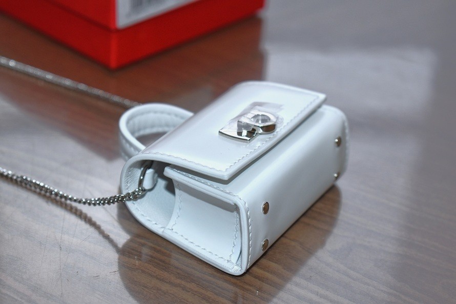Salvatore Ferragamo Gancini Bag Type Chain Strap Leather Air Pods Pro Case Poche