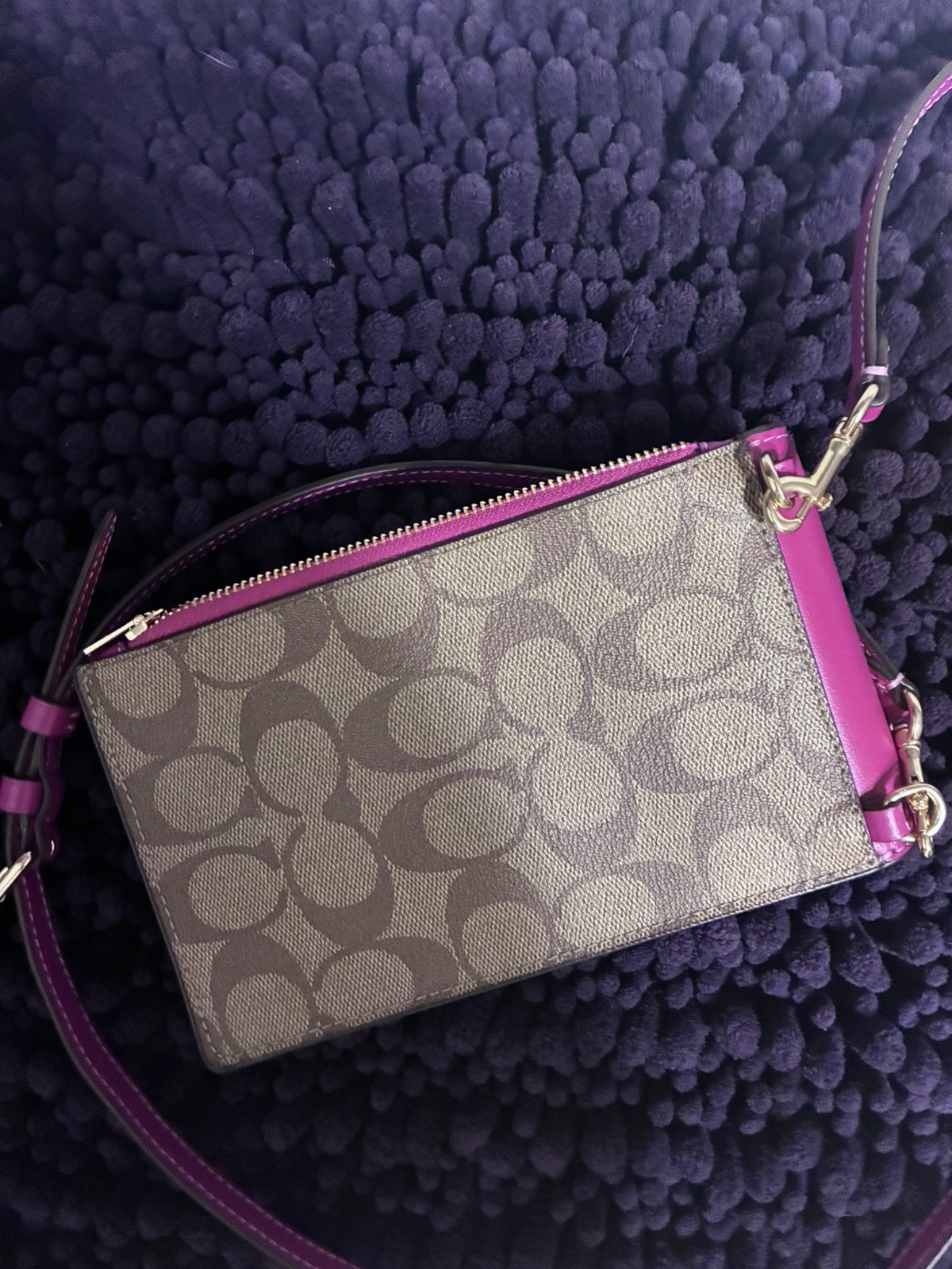 Coach Signature Canvas Phone Crossbody with Pink Top – CLEAN – Pre-owned