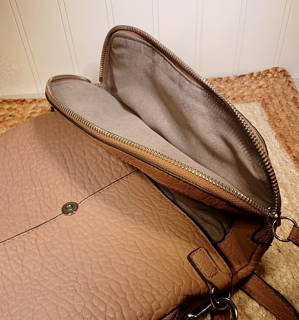 Vince Camuto Genuine Leather, Crossbody Shoulder Bag/Color: Cashmere