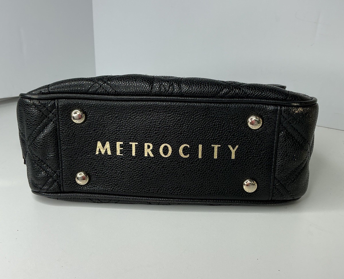 Metrocity Quilted Pebbled Leather Chain Strap Shoulder Bag Black Gold Logo