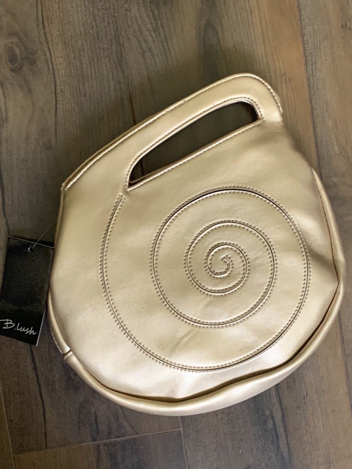 NWT B.Lush GOLD PURSE Beach Spiral Shell Shaped Includes attachable handle