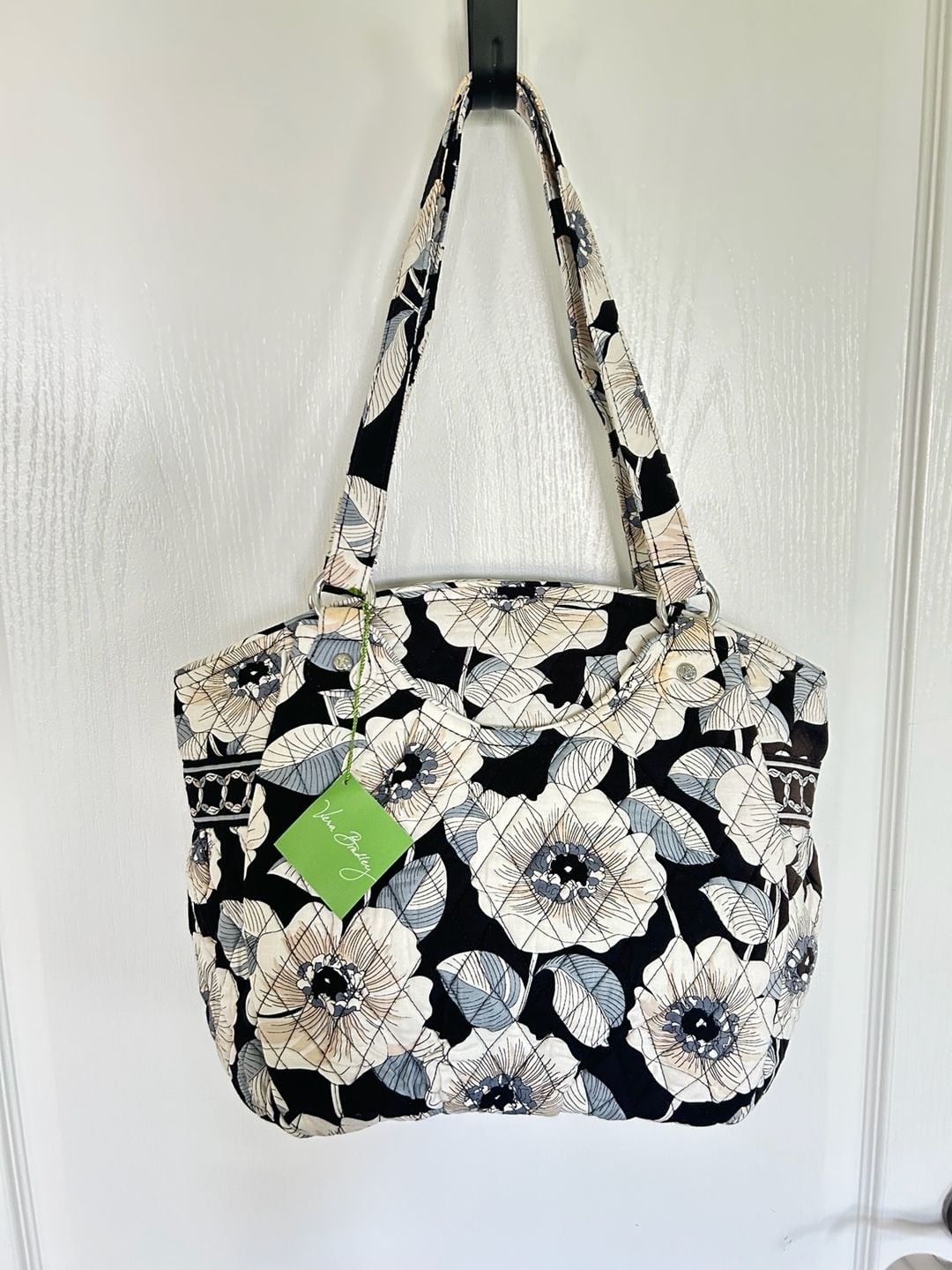 Vera Bradley black/ cream and clue flower bag