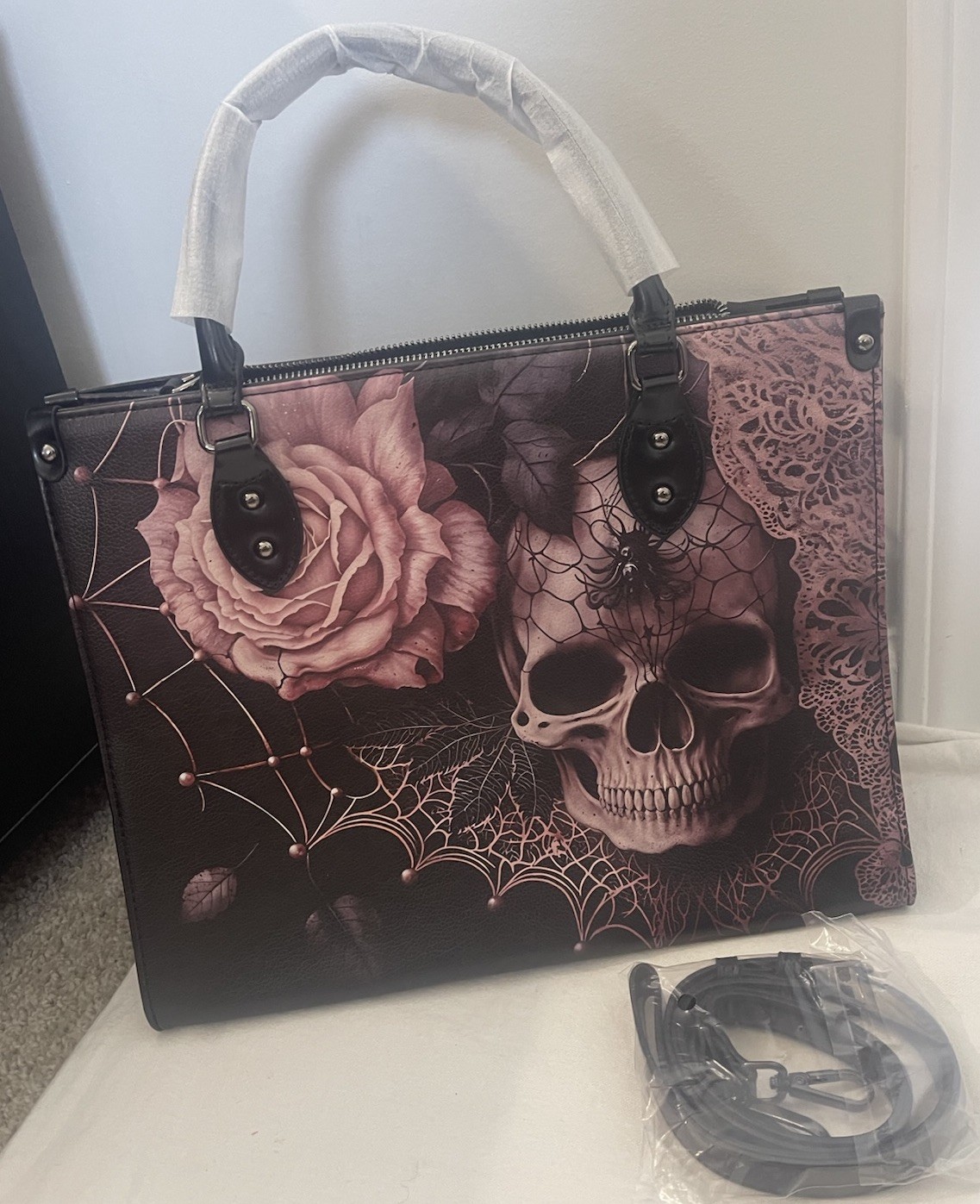 Skullette “VENOMINA” – BLACK INTERIOR – LEATHER HANDBAG With Strap