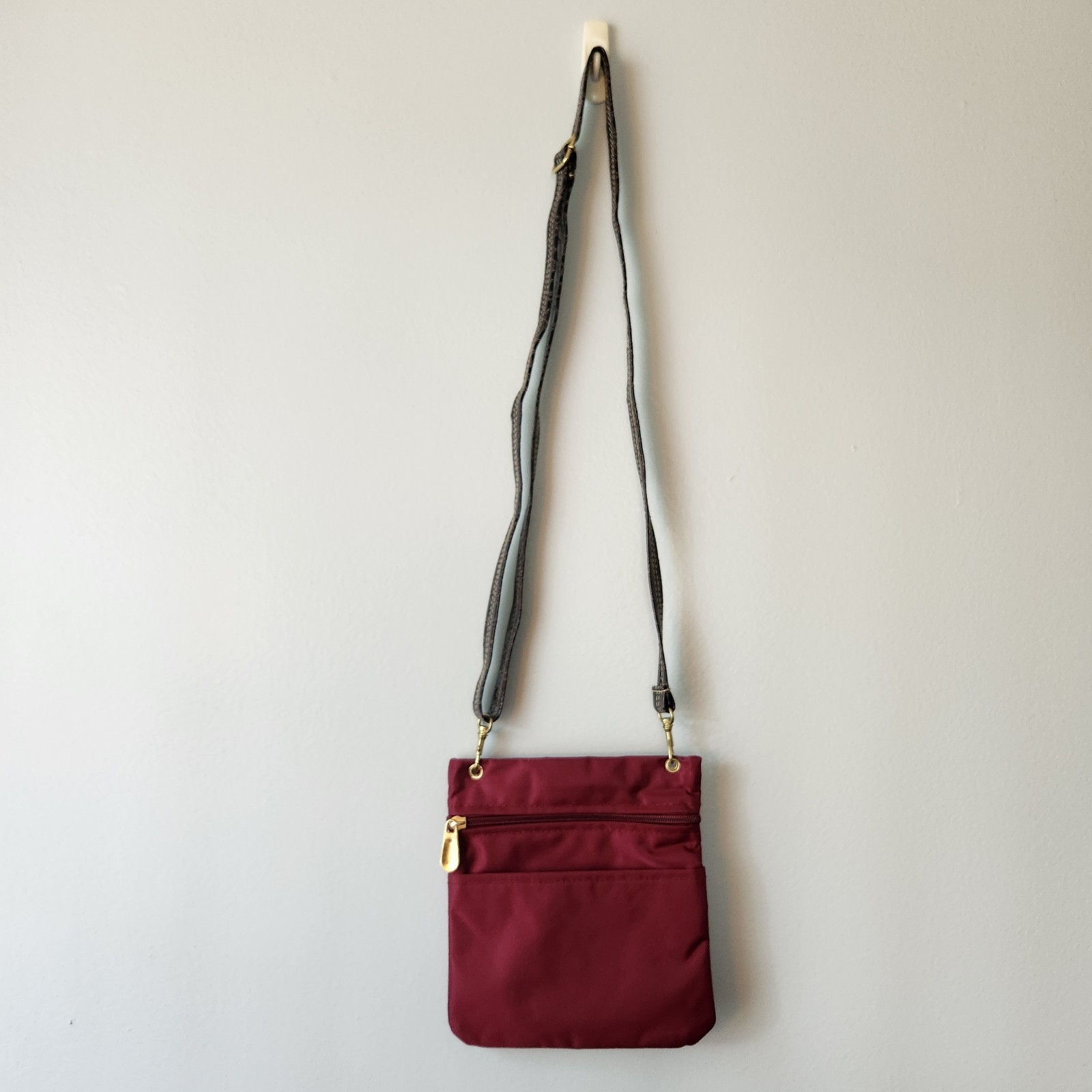 Samantha Brown Crossbody Bag Burgundy Nylon Travel Passport Jewelry Organizer