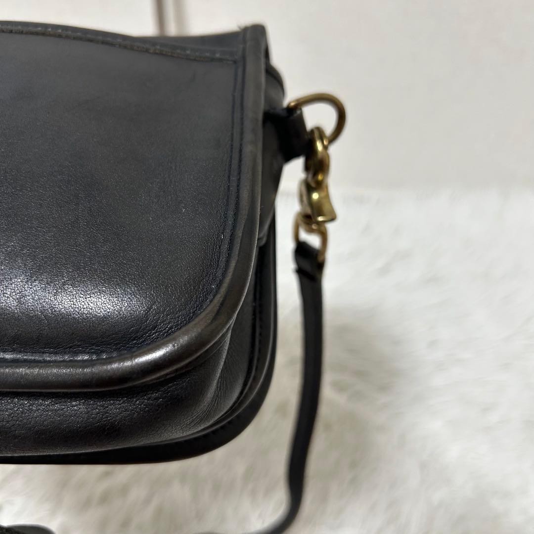 Excellent condition Turn Lock Flap Old Coach Black Leather Item Unisex from Japa