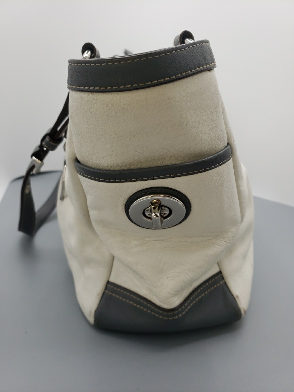 Coach Gallery Leather Shoulder Tote Bag Ivory Cream Gray Purple F13759 Pleated