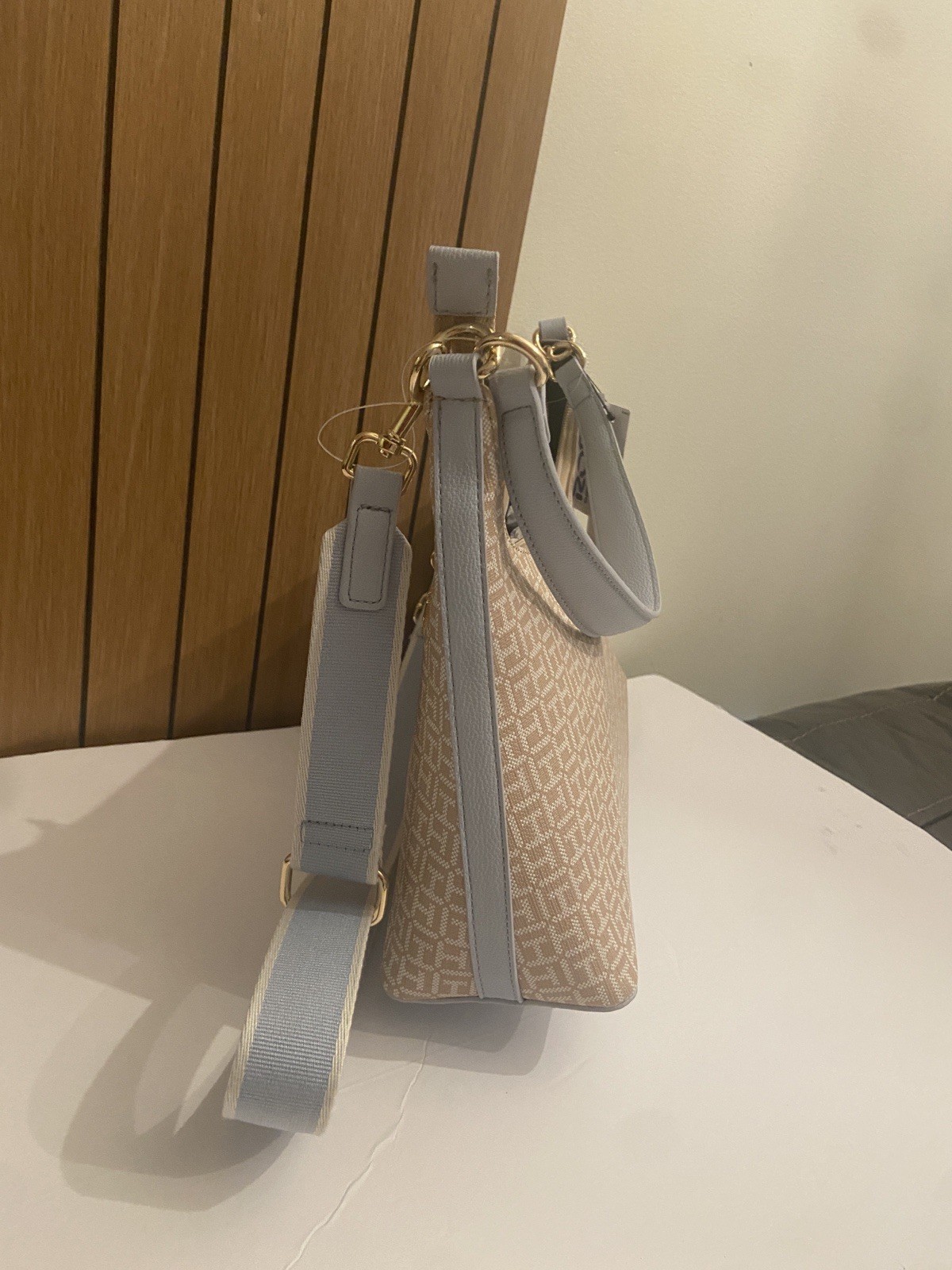 Tommy Hilfiger Monogram Shoulder Bag Beige Tan Hobo Gold Logo NWT