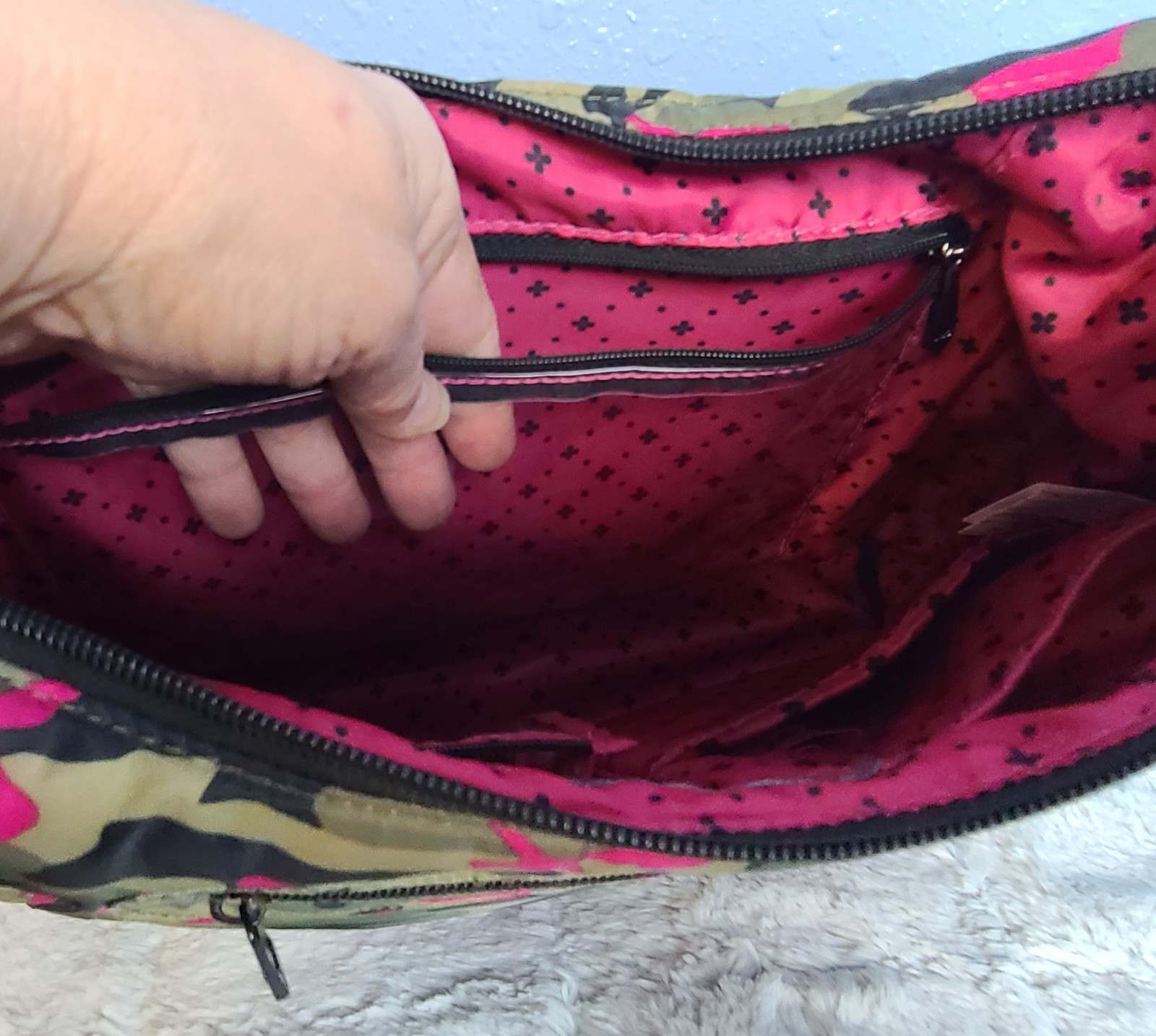 Lug Camper Purse/bag, Camo Green And Pink. Lots Of Pockets, Adjustable Strap