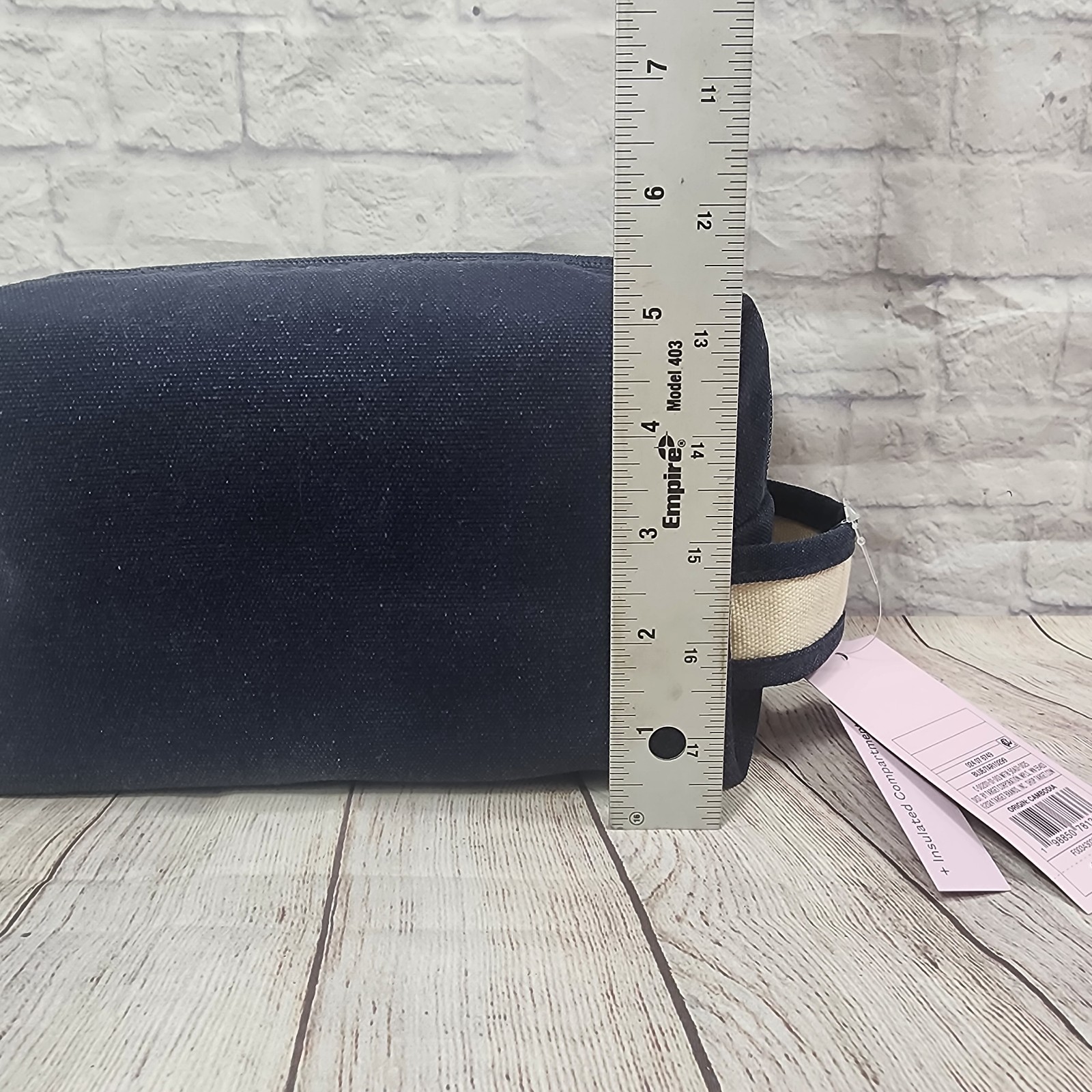 Women’s Wild Fable BLUE Collegiate Pouch Zip Closure Bag Insulated compartment