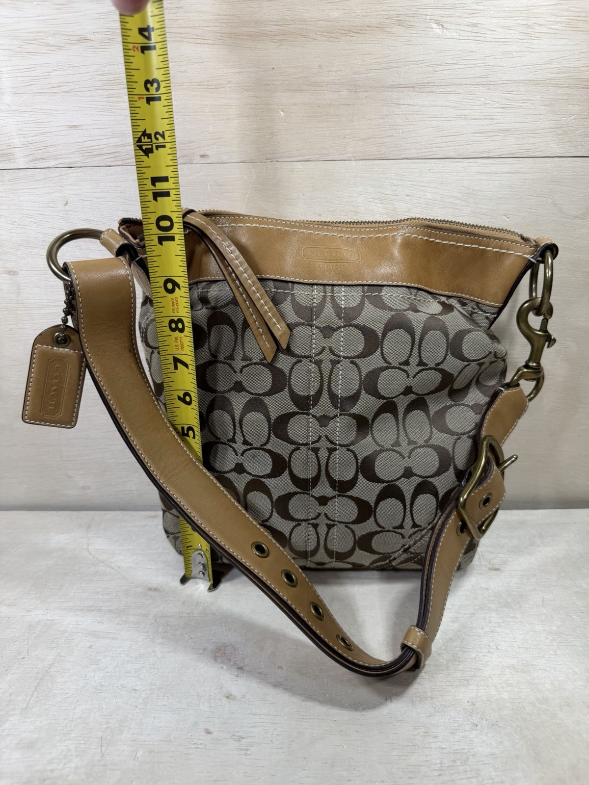 COACH Vintage Signature Medium Duffle Bag 10403 Camel Khaki Swing Pack Purse