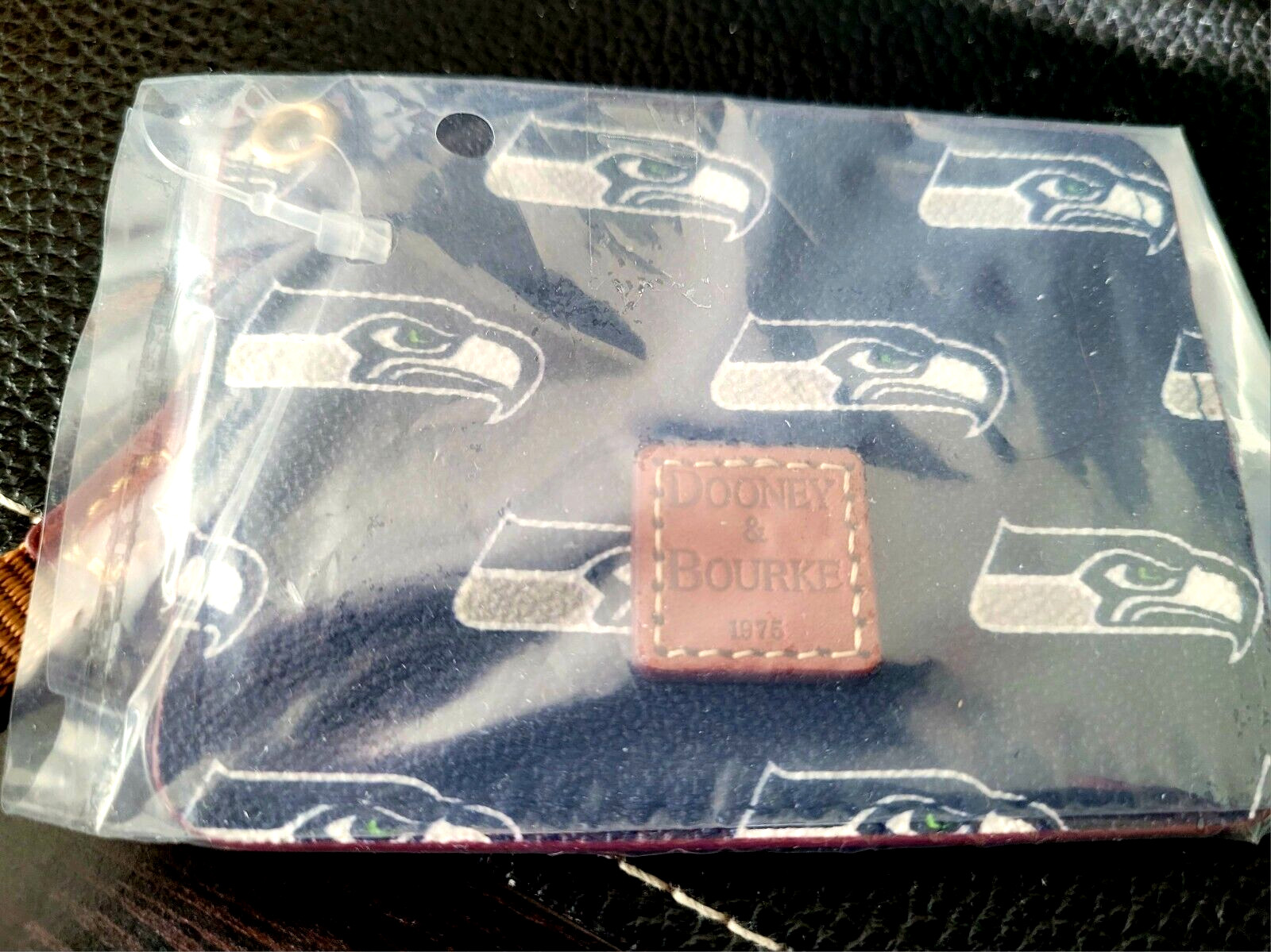 Dooney & Bourke NFL Seattle Seahawks Triple Zip W/ ID holder Pouch NEW🎀NWT🎁NIP